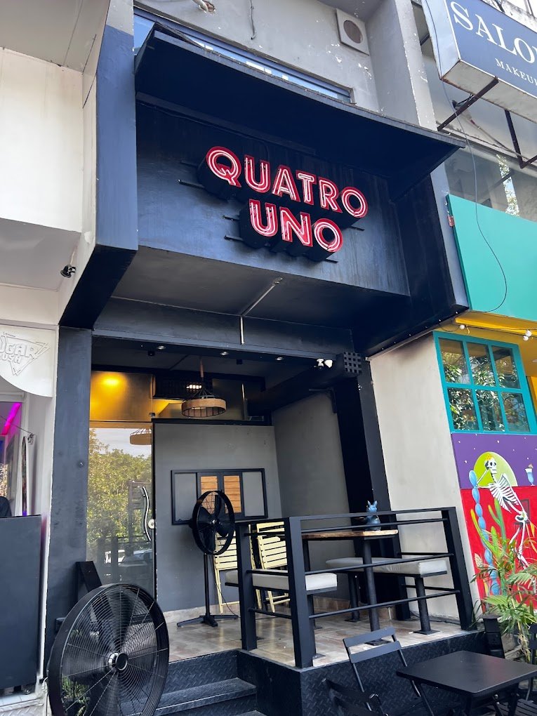 Quatro Uno
